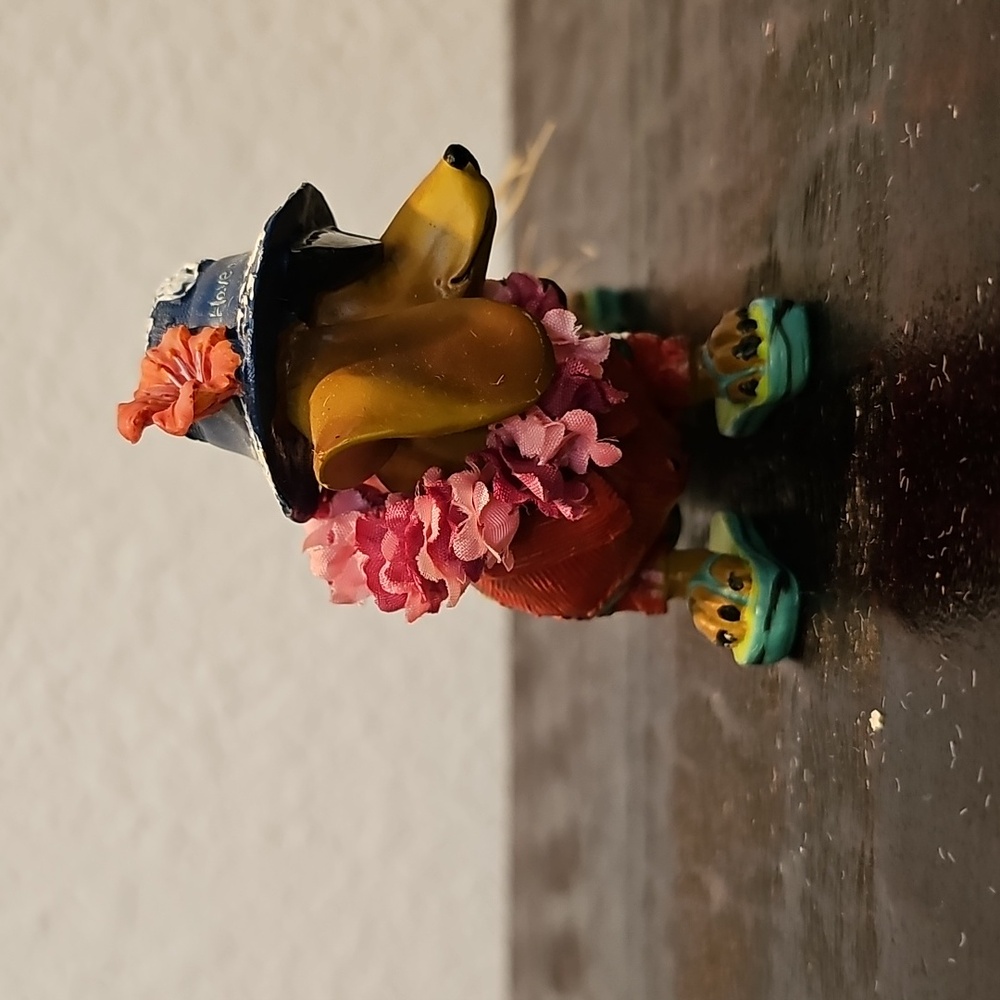 Westland Hot Diggity Long Hot Summer Weiner Hawaiian Dachshund Dog Figurine - Picture 5 of 13